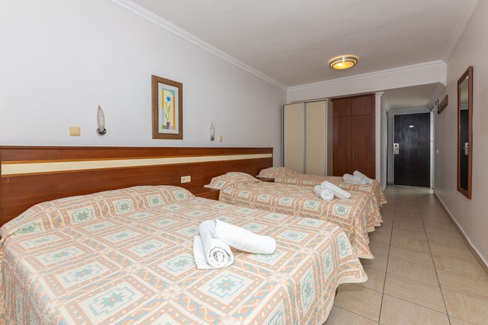 Imagen de la habitación del Amfora Hotel. Foto 18