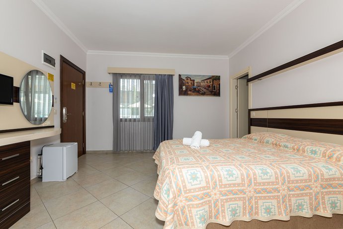 Imagen de la habitación del Amfora Hotel. Foto 20