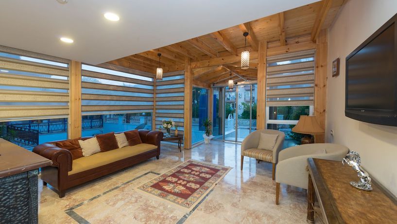 Imagen de los interiores del Amore Hotel, TEKIROVA. Foto 13