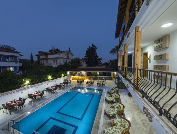 Imagen de la piscina del Amore Hotel, TEKIROVA. Foto 17