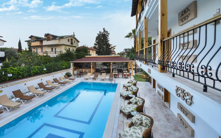 Imagen de la piscina del Amore Hotel, TEKIROVA. Foto 18