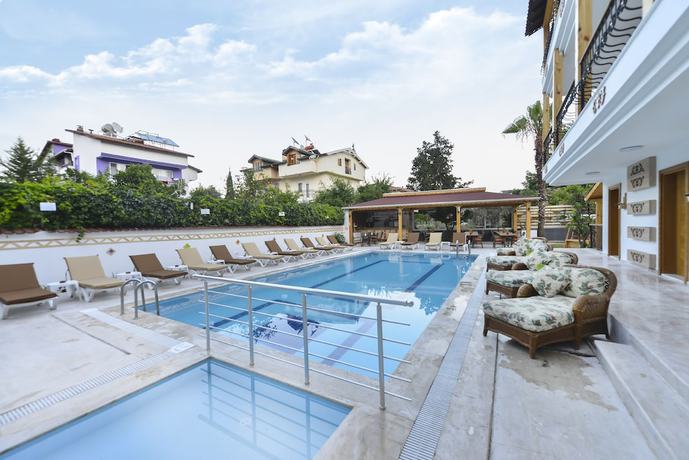 Imagen de la piscina del Amore Hotel, TEKIROVA. Foto 19
