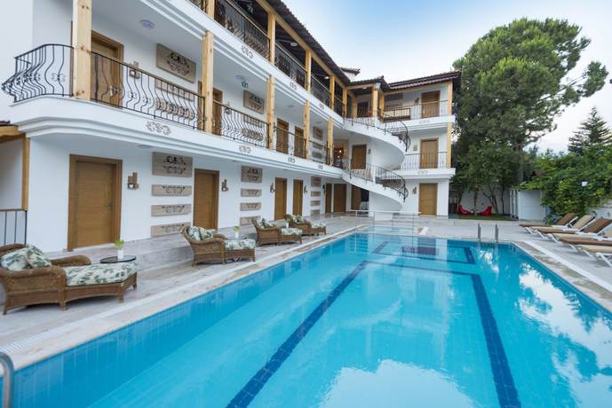 Imagen de la piscina del Amore Hotel, TEKIROVA. Foto 20