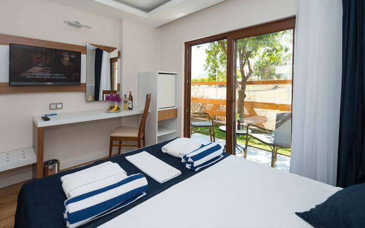 Imagen de la habitación del Amore Hotel, TEKIROVA. Foto 12