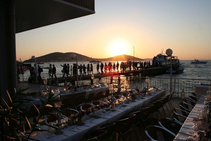 Imagen del bar/restaurante del Anadolu Kulubu. Foto 9