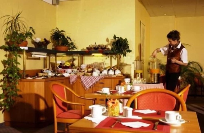 Imagen del bar/restaurante del Andersen Hotel Birkenwerder. Foto 9