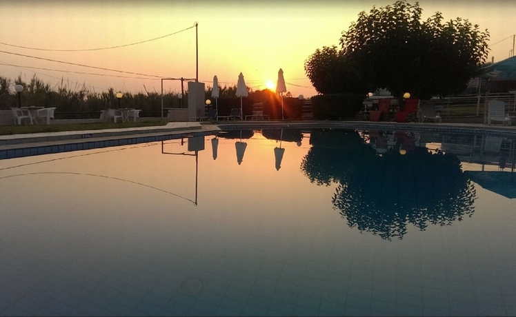 Imagen de la piscina del Andysgardens. Foto 15