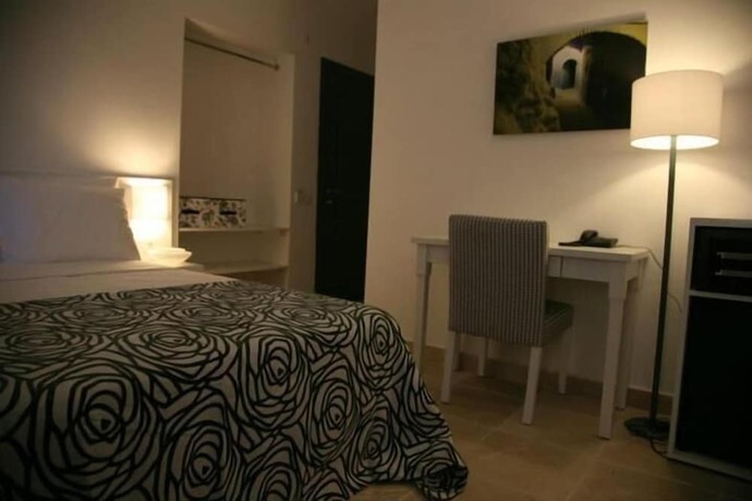 Imagen de la habitación del Anemos Hotel. Foto 16