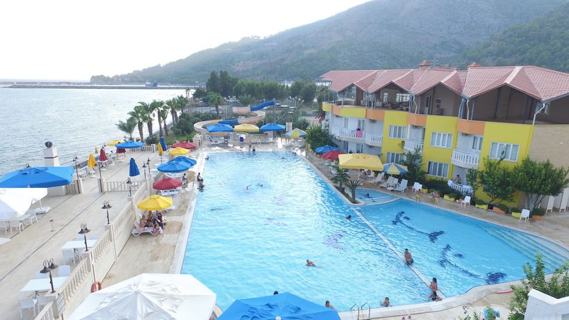 Imagen de la piscina del Anemurion Hotel. Foto 17