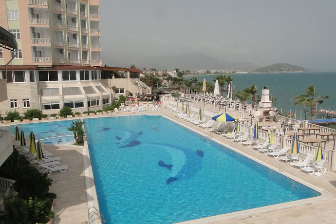 Imagen de la piscina del Anemurion Hotel. Foto 18