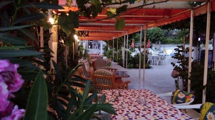 Imagen del bar/restaurante del Anil Otel. Foto 2