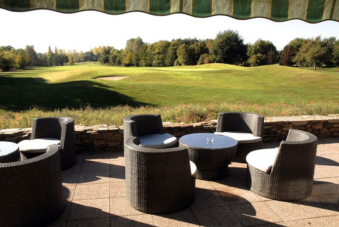 Imagen de los exteriores del Anjou Golf Et Country Club. Foto 13