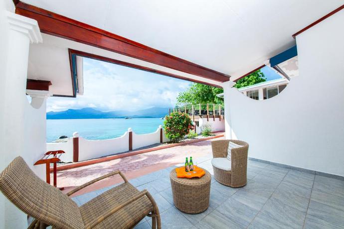 Imagen de los exteriores del Anse Soleil Beachcomber Hotel and Self Catering. Foto 7