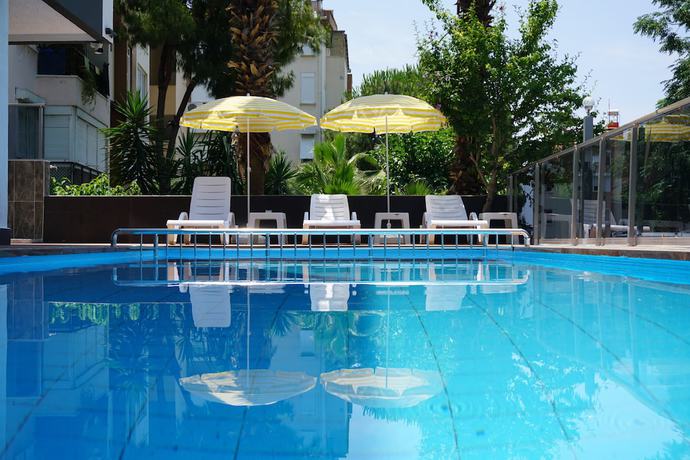 Imagen de la piscina del Antalya Ramona. Foto 17