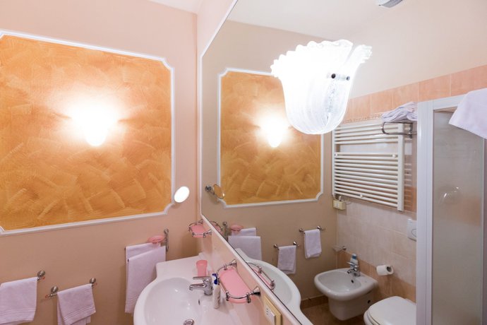 Imagen de la habitación del Antica Residenza D'Azeglio RoomyBreakfast di Charm. Foto 4