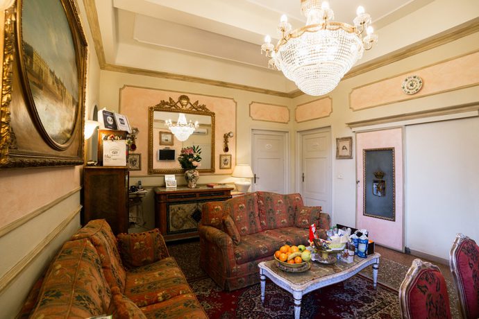 Imagen de los interiores del Antica Residenza D'Azeglio RoomyBreakfast di Charm. Foto 16