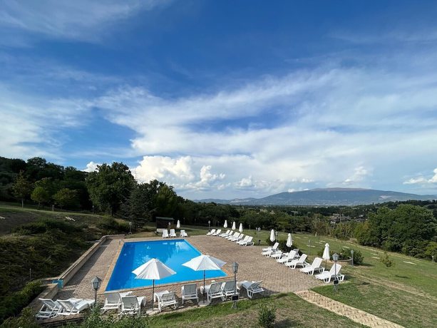 Imagen de la piscina del Antico Borgo Carceri. Foto 16