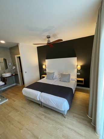 Imagen de la habitación del Añoreta Suites. Foto 8