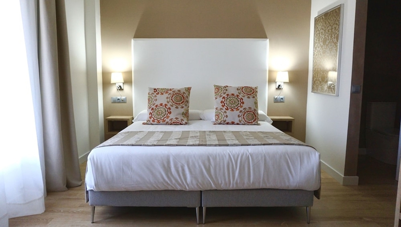 Imagen de la habitación del Añoreta Suites. Foto 9