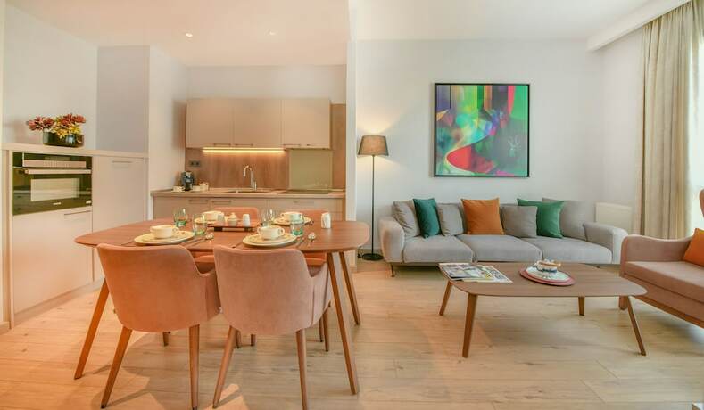 Imagen de la habitación del Antwell Suites. Foto 15