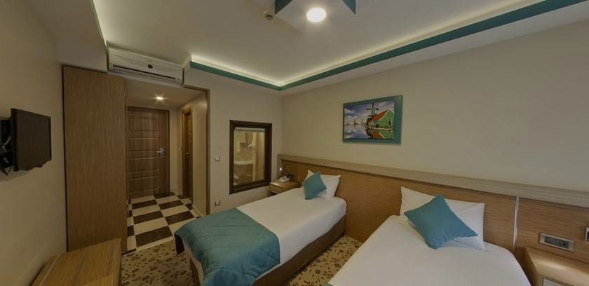 Imagen de la habitación del Apameia Hotel. Foto 9