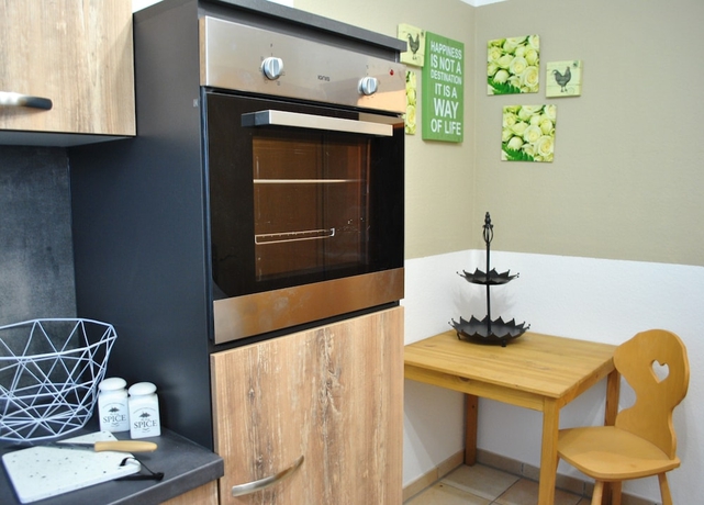 Imagen de la habitación del Apart Hotel Goldener Hahn Baiersbronn, Ferienwohnungen | Fr&uuml;hst&uuml;ck, Sauna and Indoorpool. Foto 2