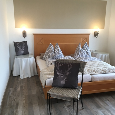 Imagen de la habitación del Apart Hotel Goldener Hahn Baiersbronn, Ferienwohnungen | Fr&uuml;hst&uuml;ck, Sauna and Indoorpool. Foto 6