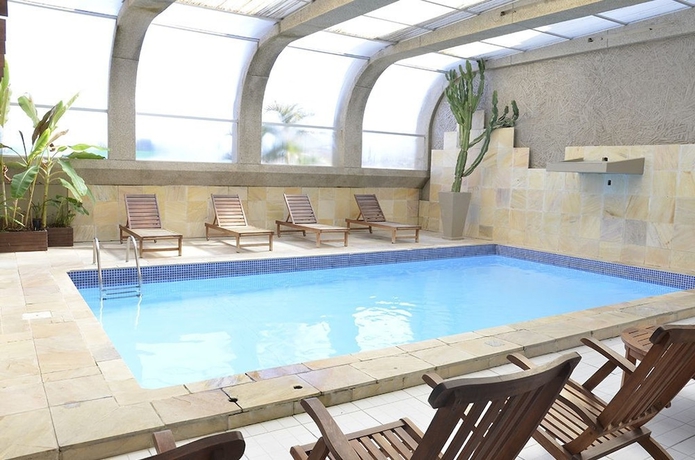Imagen de la piscina del Apart Hotel Villa Moura Cassino. Foto 19