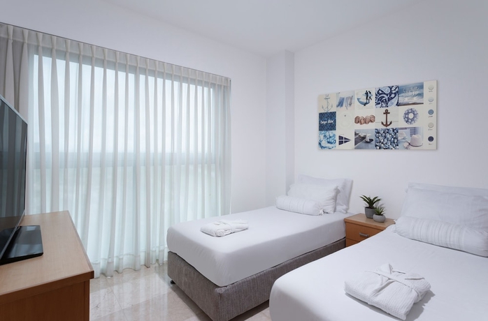 Imagen de la habitación del Aparthotel Okeanos On The Beach. Foto 3