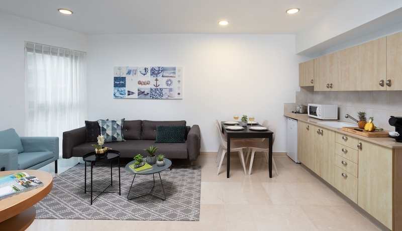 Imagen de la habitación del Aparthotel Okeanos On The Beach. Foto 6