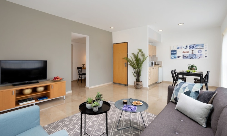 Imagen de la habitación del Aparthotel Okeanos On The Beach. Foto 12