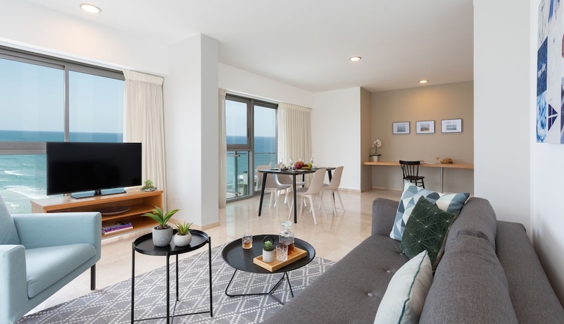 Imagen de la habitación del Aparthotel Okeanos On The Beach. Foto 15