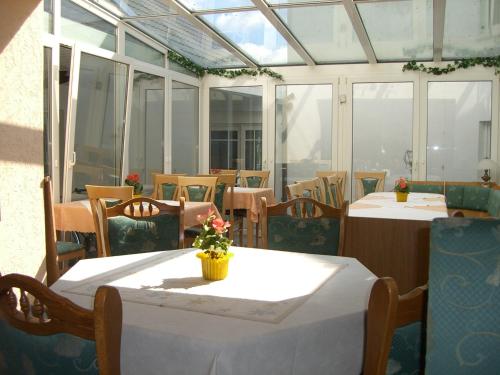 Imagen del bar/restaurante del Apartment Hotel R&uuml;ther. Foto 3