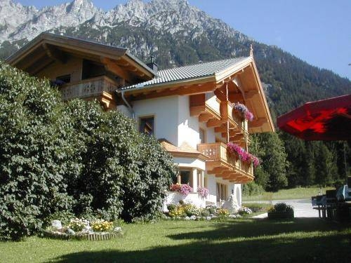 Imagen de los exteriores del Apart-pension Bärnstatt. Foto 6