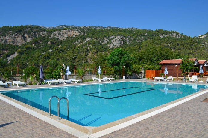 Imagen de la piscina del Apella Hotel. Foto 17