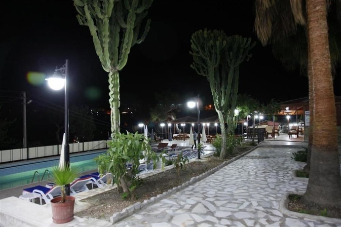 Imagen de la piscina del Apollon Hotel, Patara. Foto 11