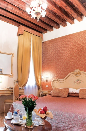 Imagen de la habitación del Apostoli Palace. Foto 6