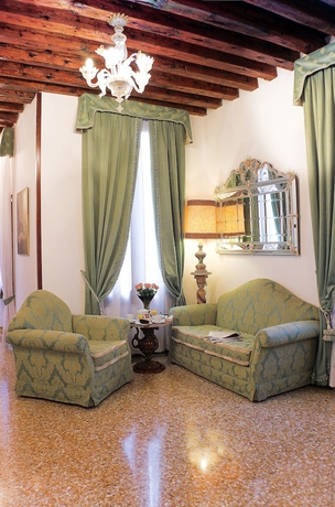 Imagen de los interiores del Apostoli Palace. Foto 19
