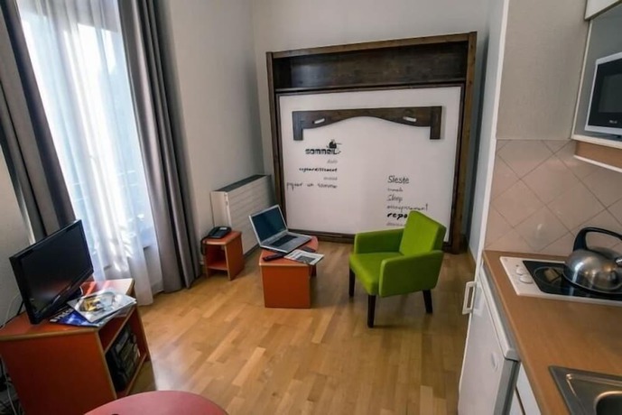 Imagen de la habitación del Apparth&ocirc;tel Privilodges Grenoble Chateau Perrin. Foto 2