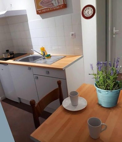 Imagen de la habitación del Apparthotel Area, Studios Avec Salles De Bains Et Kitchenettes Privatives Et Chambres Avec Cuisine E. Foto 7