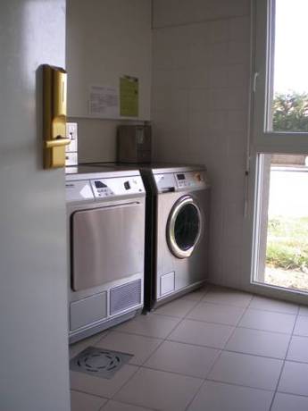 Imagen de la habitación del Apparts Meubl&eacute;s R&eacute;sidence Columba. Foto 9
