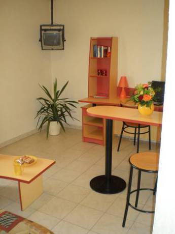 Imagen de la habitación del Apparts Meubl&eacute;s R&eacute;sidence Columba. Foto 11