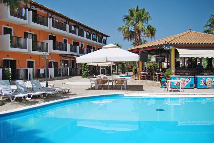 Imagen de la piscina del Apple Hotel. Foto 18