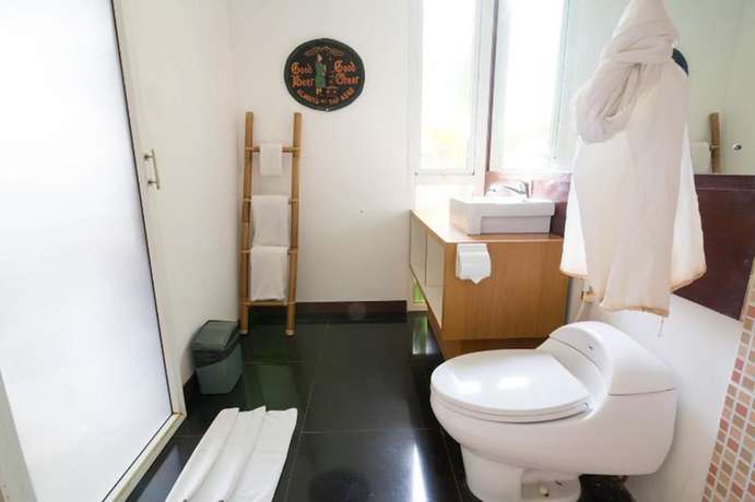 Imagen de la habitación del Aqua Bali Villa. Foto 3