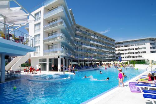 Imagen general del Aqua Nevis Hotel & Aqua Park - All Inclusive. Foto 2