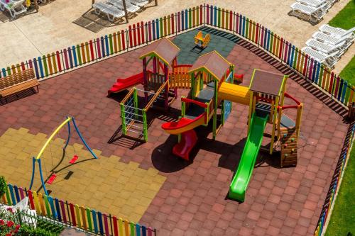 Imagen general del Aqua Nevis Hotel & Aqua Park - All Inclusive. Foto 4
