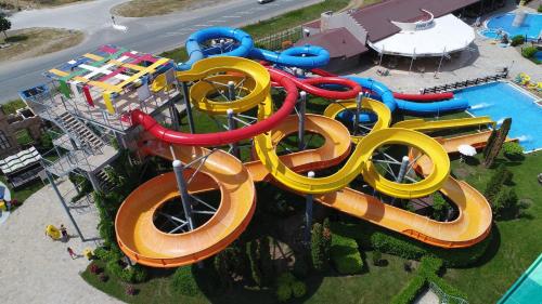 Imagen general del Aqua Nevis Hotel & Aqua Park - All Inclusive. Foto 11