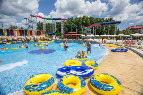 Imagen general del Aqua Nevis Hotel & Aqua Park - All Inclusive. Foto 17