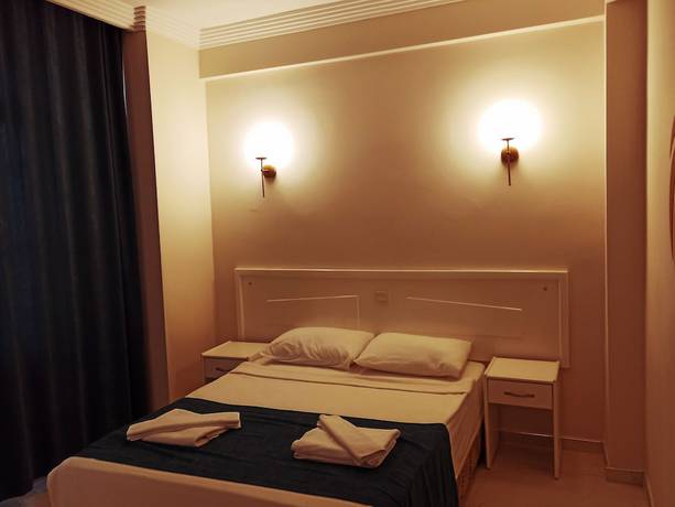 Imagen de la habitación del Aquila Beach Hotel. Foto 4