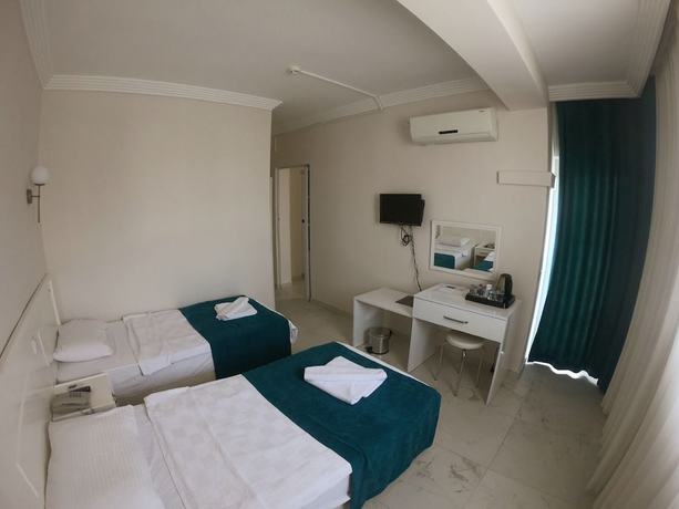 Imagen de la habitación del Aquila Beach Hotel. Foto 10